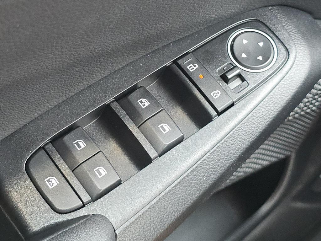 new 2025 Kia Seltos car, priced at $28,601