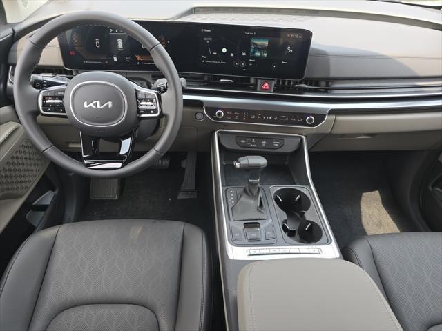 new 2025 Kia Carnival car, priced at $39,000