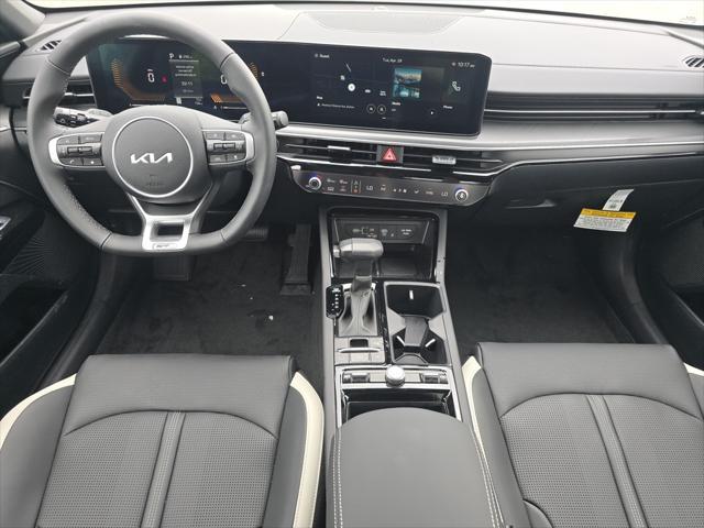 new 2025 Kia K5 car