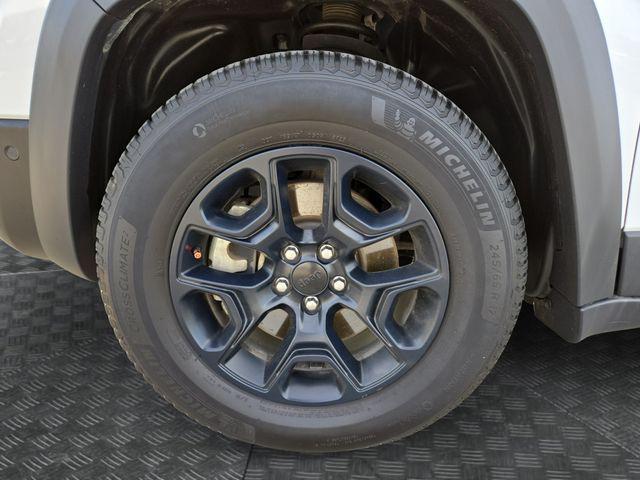 used 2021 Jeep Cherokee car, priced at $23,940