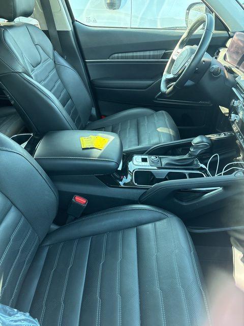 used 2024 Kia Telluride car, priced at $44,402
