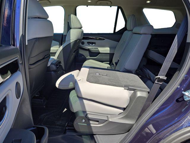 new 2025 Honda Pilot car, priced at $51,050