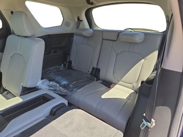 new 2025 Honda Pilot car, priced at $51,050