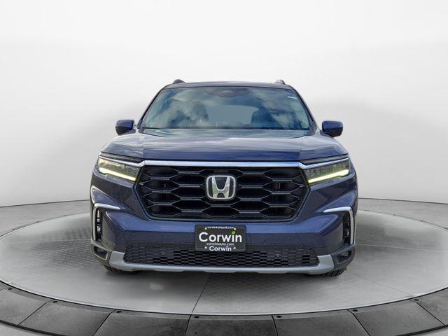 new 2025 Honda Pilot car, priced at $49,595