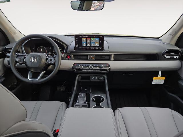 new 2025 Honda Pilot car, priced at $49,595