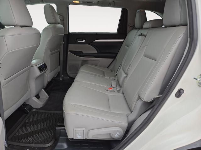 used 2015 Toyota Highlander car, priced at $19,989