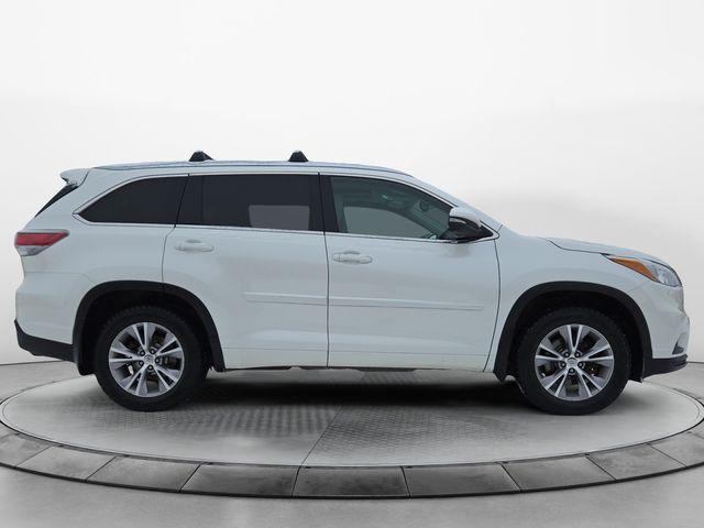 used 2015 Toyota Highlander car, priced at $19,989