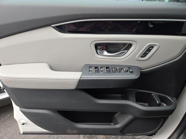 new 2025 Honda Pilot car, priced at $46,780