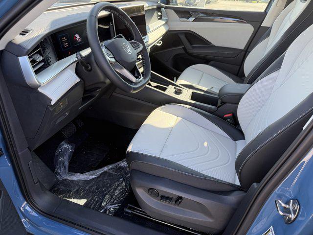 new 2025 Volkswagen Tiguan car, priced at $38,326