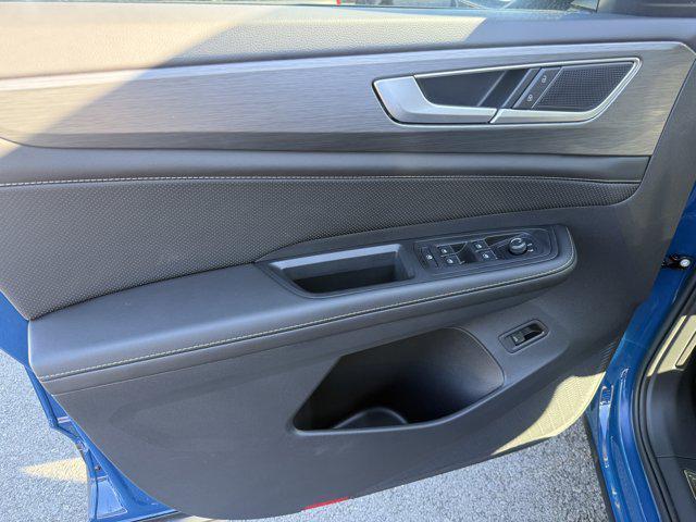 new 2026 Volkswagen Atlas Cross Sport car, priced at $49,021