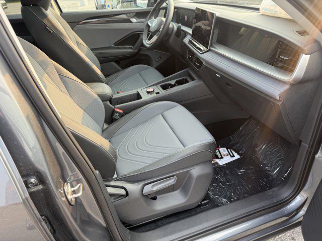 new 2025 Volkswagen Tiguan car, priced at $37,121