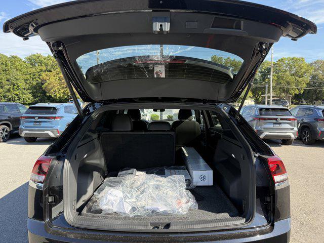 new 2026 Volkswagen Atlas Cross Sport car, priced at $42,629