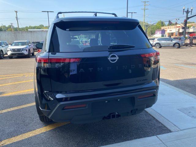 new 2024 Nissan Pathfinder car, priced at $40,732