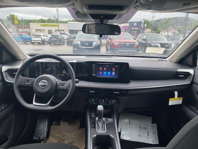 new 2025 Nissan Kicks car, priced at $24,275