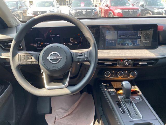 new 2025 Nissan Kicks car, priced at $26,920