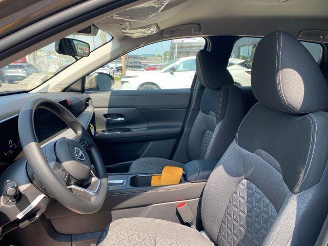 new 2025 Nissan Kicks car, priced at $26,920