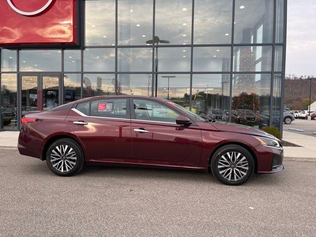 used 2023 Nissan Altima car, priced at $24,332