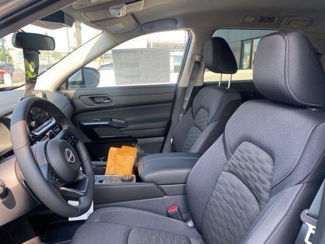 new 2025 Nissan Pathfinder car, priced at $39,792