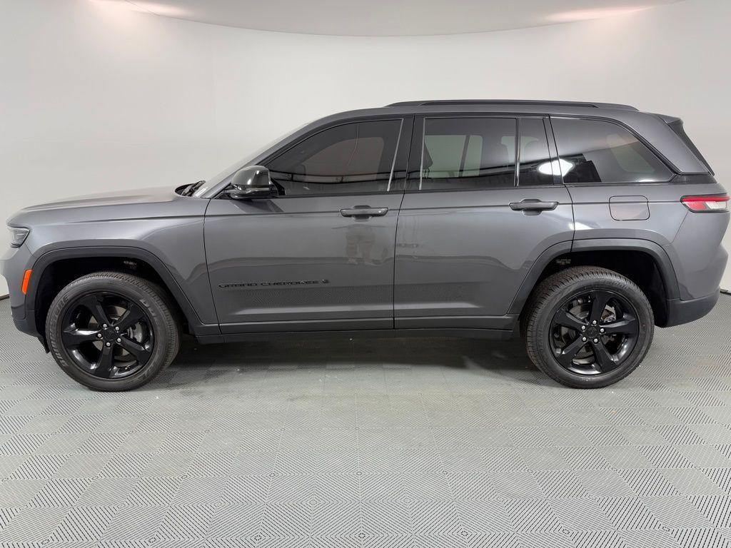 used 2023 Jeep Grand Cherokee car, priced at $25,995