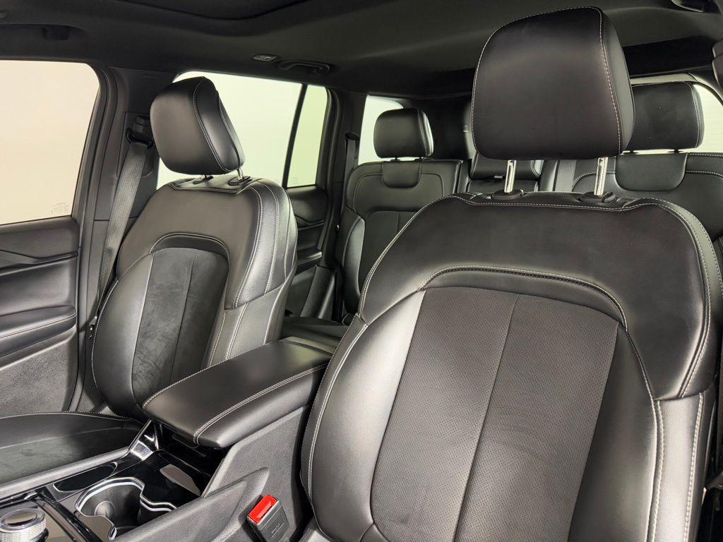 used 2023 Jeep Grand Cherokee car, priced at $25,995