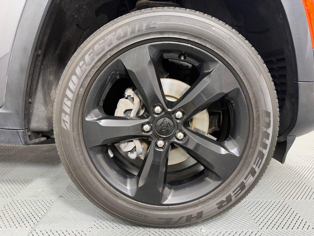 used 2023 Jeep Grand Cherokee car, priced at $25,995