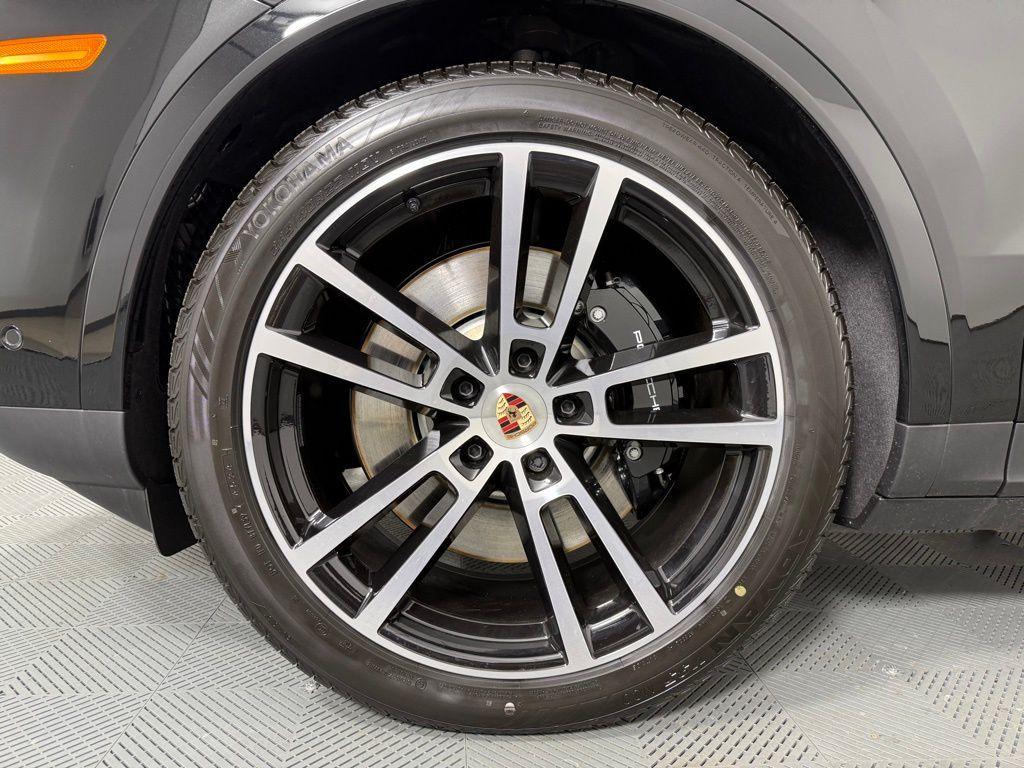 new 2025 Porsche Cayenne car, priced at $138,665