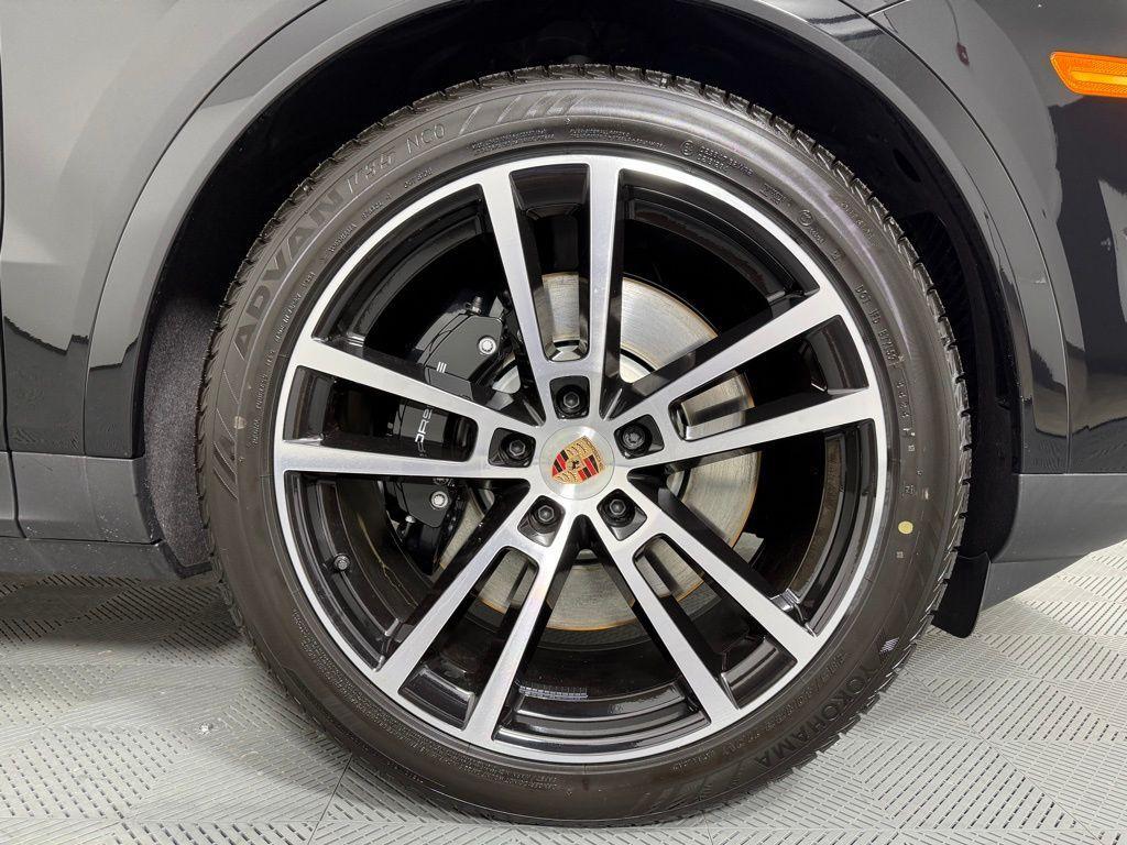 new 2025 Porsche Cayenne car, priced at $138,665