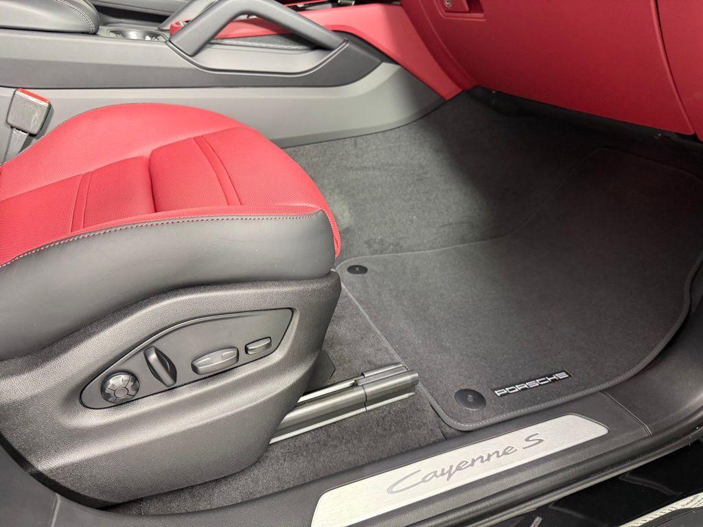 new 2026 Porsche Cayenne car