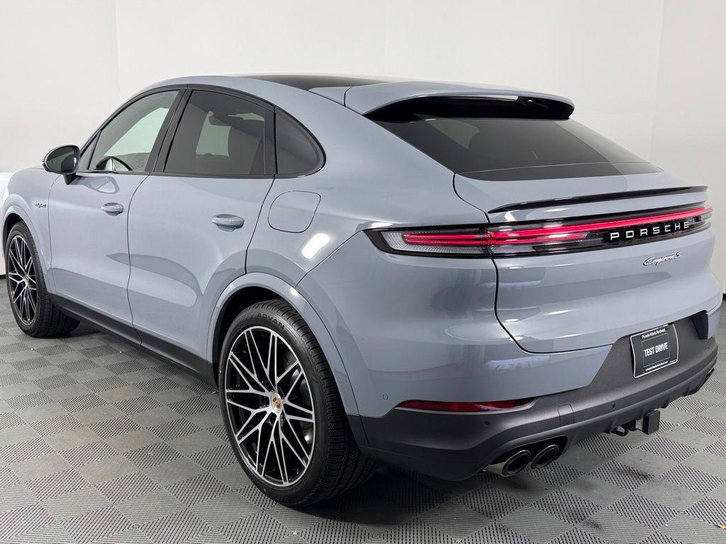new 2026 Porsche Cayenne car