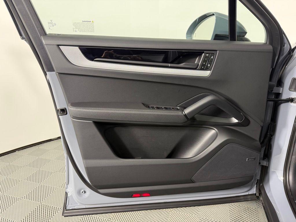 new 2026 Porsche Cayenne car