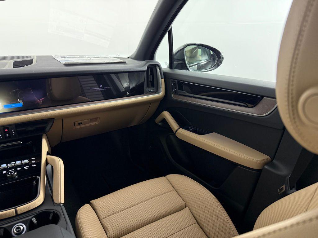 new 2025 Porsche Cayenne car, priced at $103,765