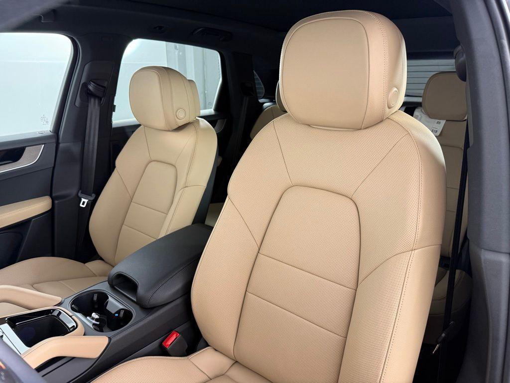 new 2025 Porsche Cayenne car, priced at $103,765
