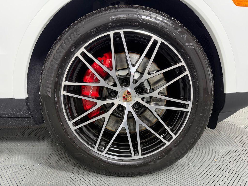 new 2026 Porsche Cayenne car, priced at $135,080