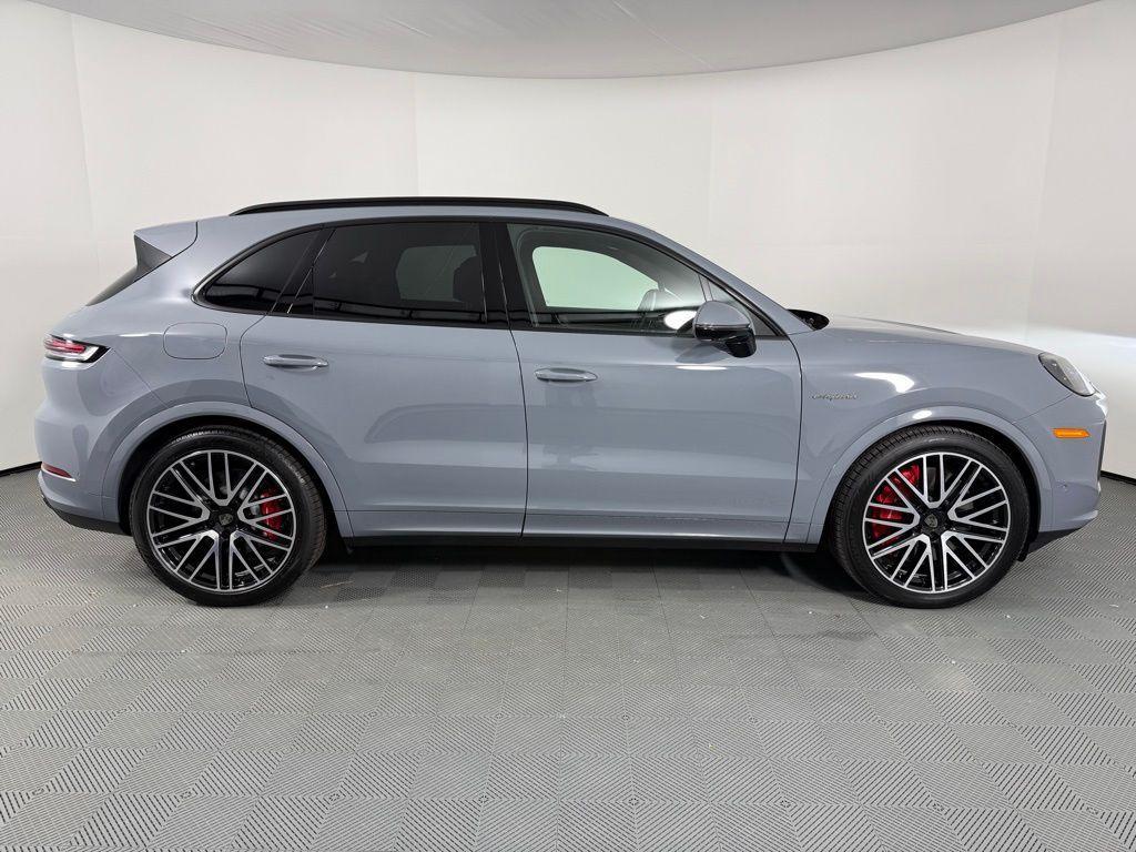 new 2025 Porsche Cayenne car
