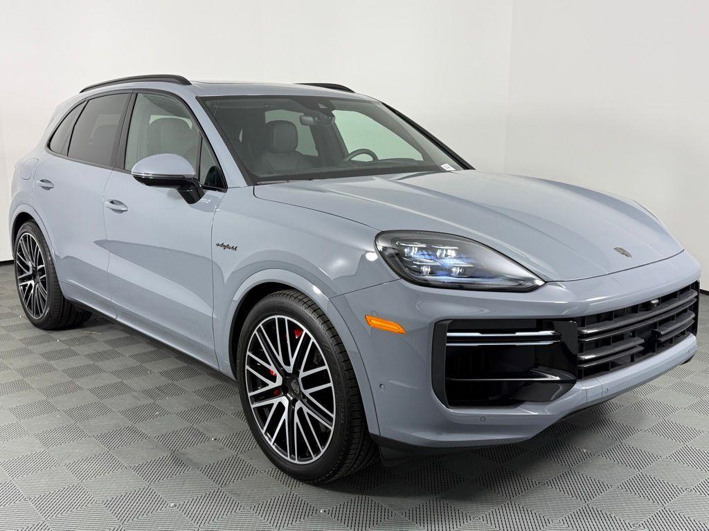 new 2025 Porsche Cayenne car