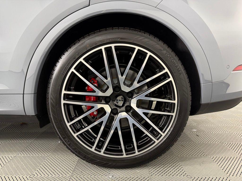 new 2025 Porsche Cayenne car