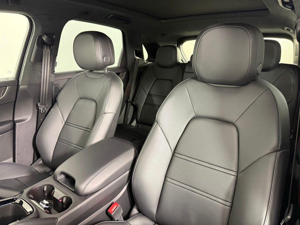 new 2025 Porsche Cayenne car