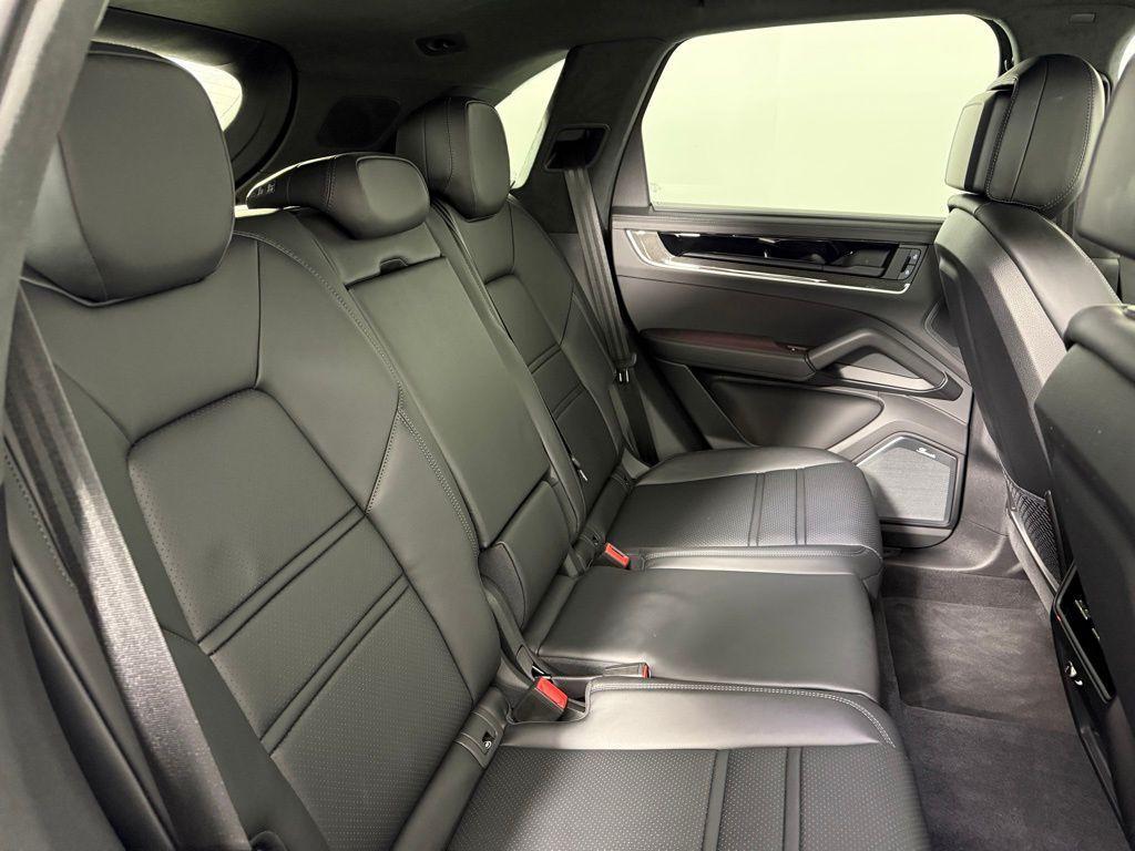 new 2025 Porsche Cayenne car