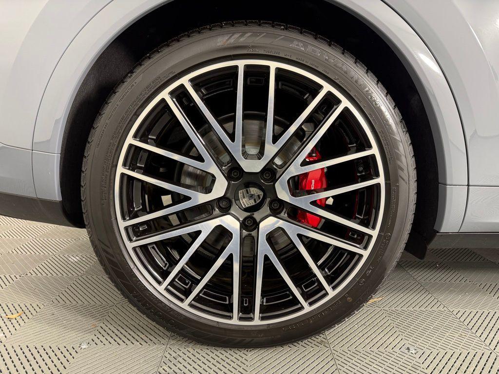 new 2025 Porsche Cayenne car