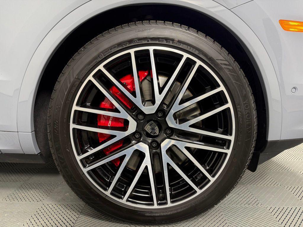 new 2025 Porsche Cayenne car