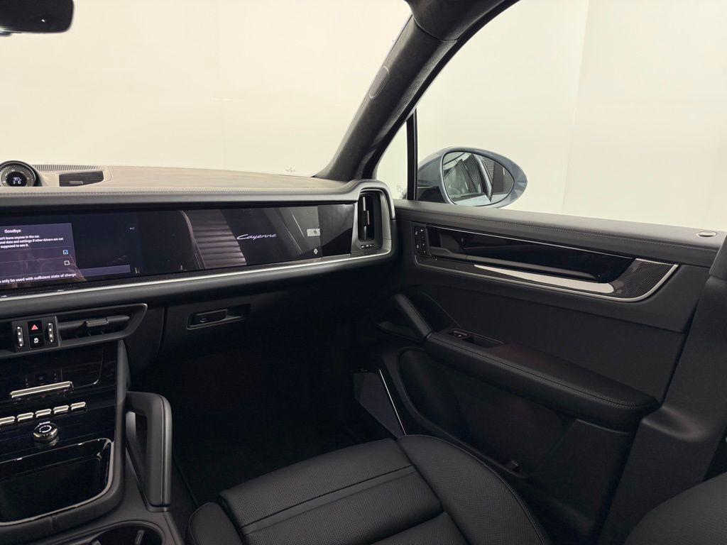 new 2025 Porsche Cayenne car