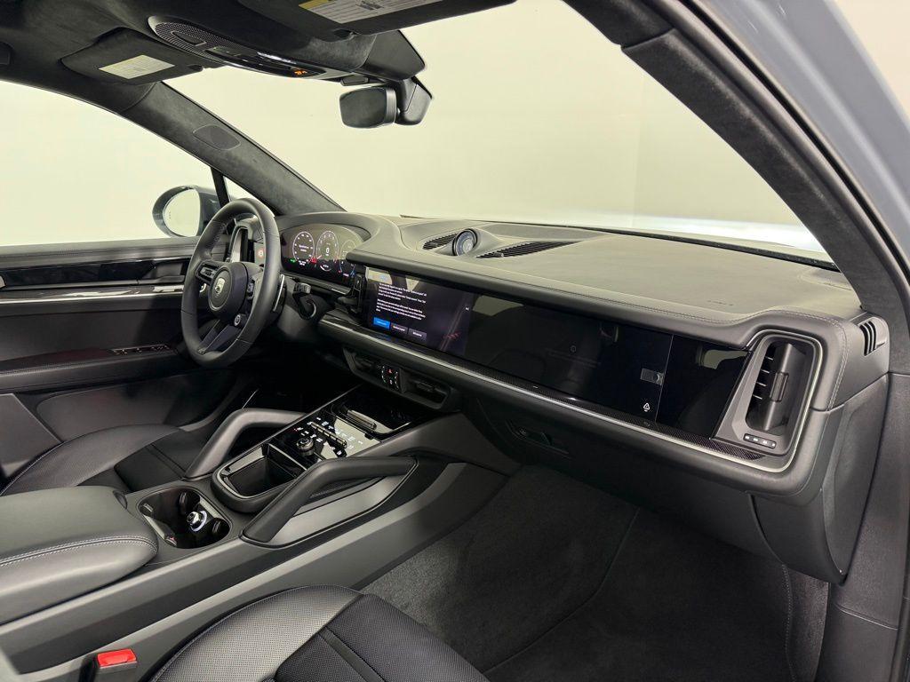 new 2025 Porsche Cayenne car