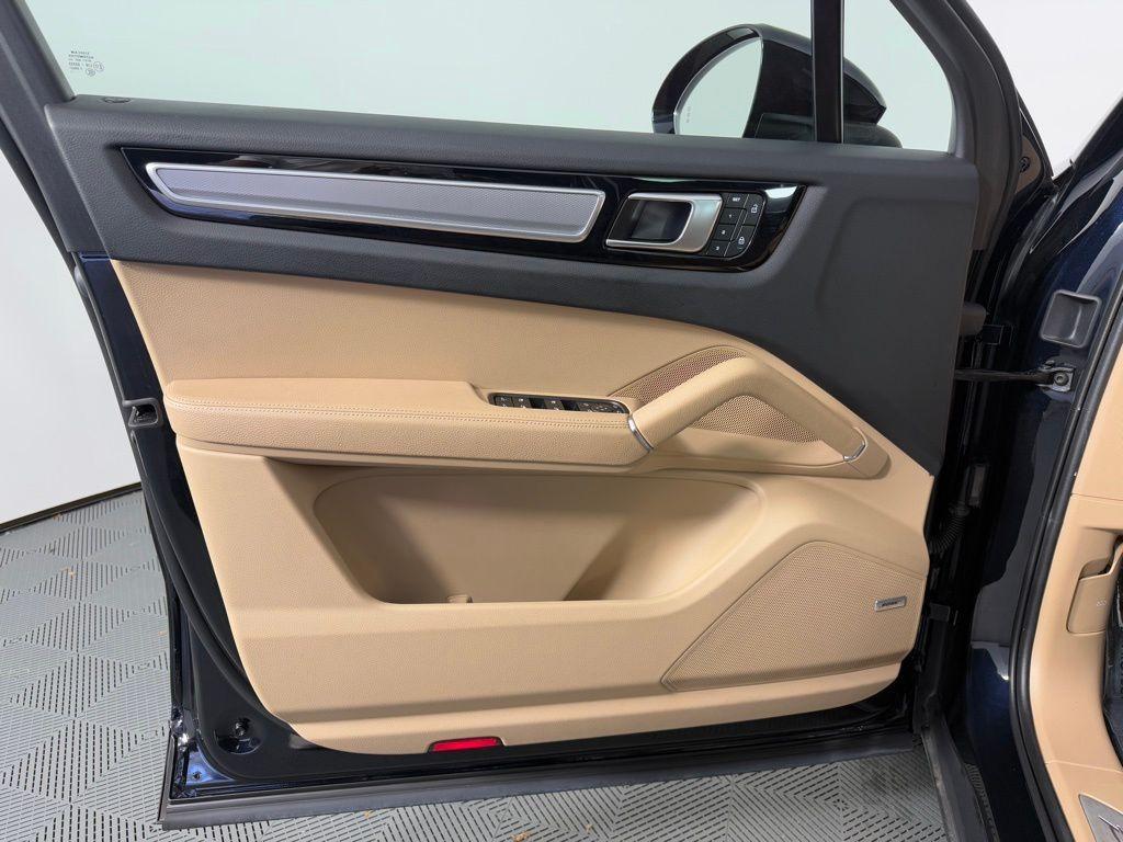 used 2022 Porsche Cayenne car, priced at $59,795