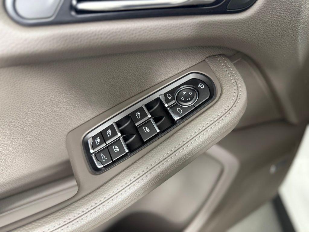 used 2024 Porsche Macan car, priced at $54,295