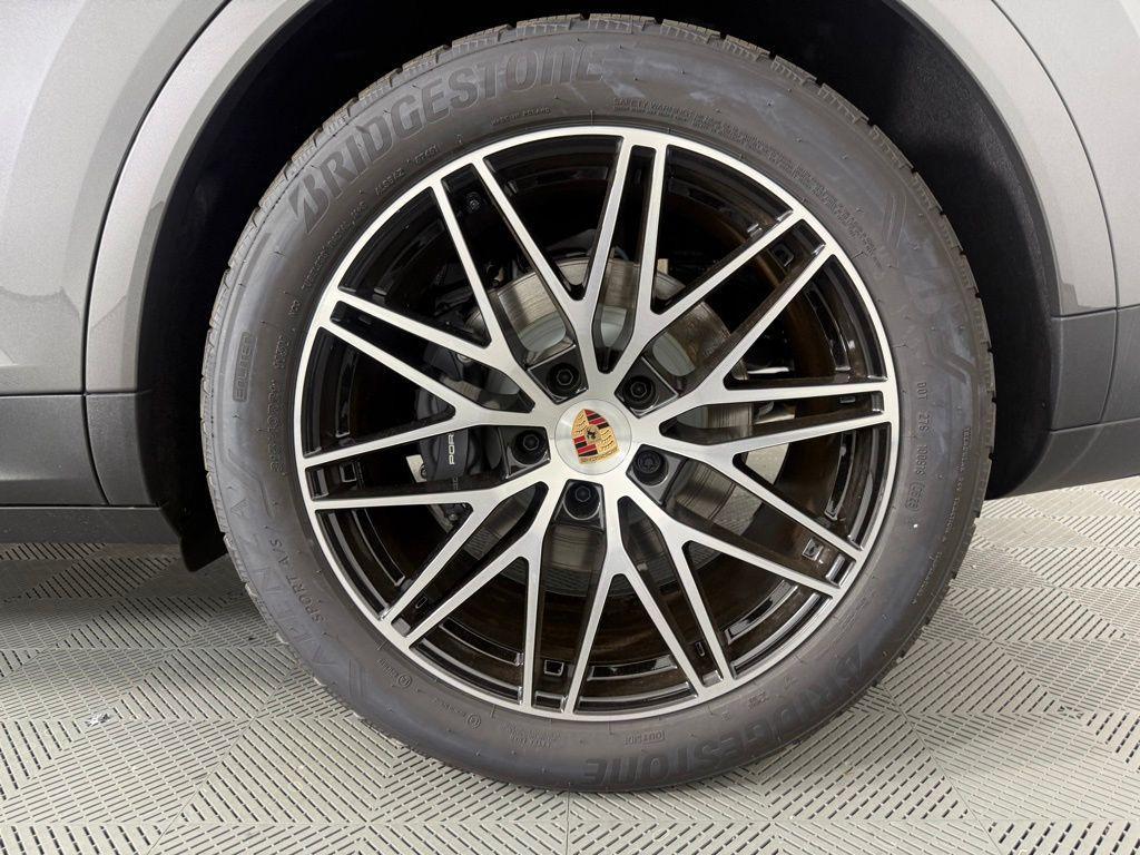 new 2025 Porsche Cayenne car, priced at $118,965