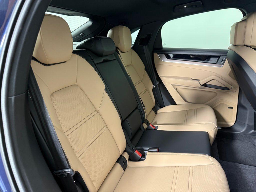 new 2025 Porsche Cayenne car, priced at $112,775