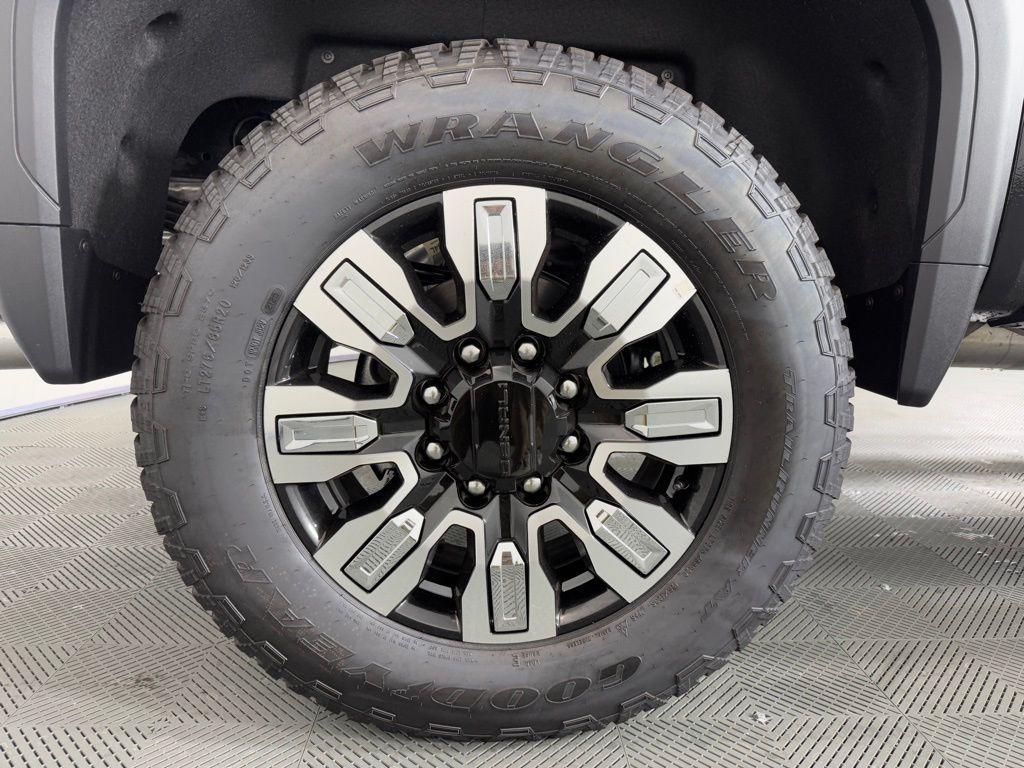 used 2025 GMC Sierra 2500 car, priced at $78,495