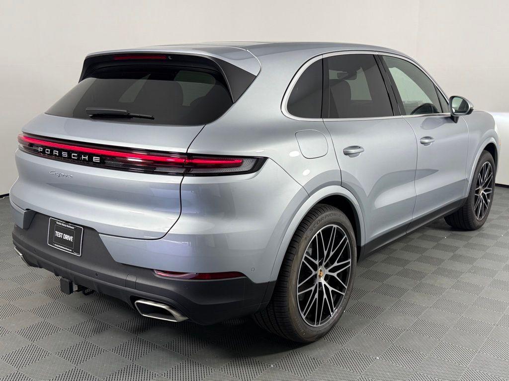 new 2025 Porsche Cayenne car, priced at $101,735