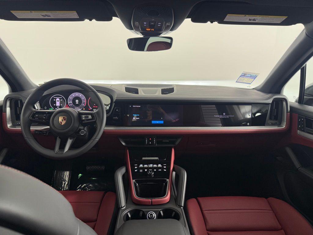 new 2025 Porsche Cayenne car, priced at $105,715
