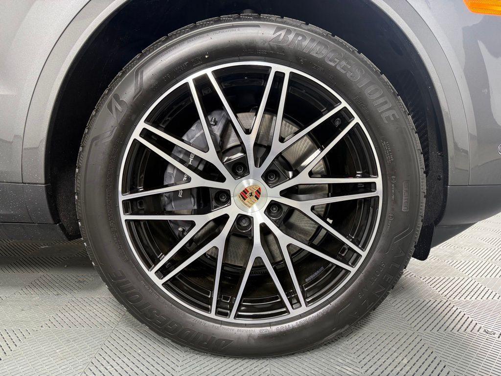new 2025 Porsche Cayenne car, priced at $105,715